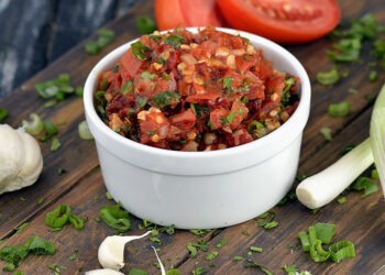 GARLIC TOMATO CHUTNEY