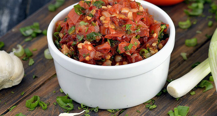 GARLIC TOMATO CHUTNEY