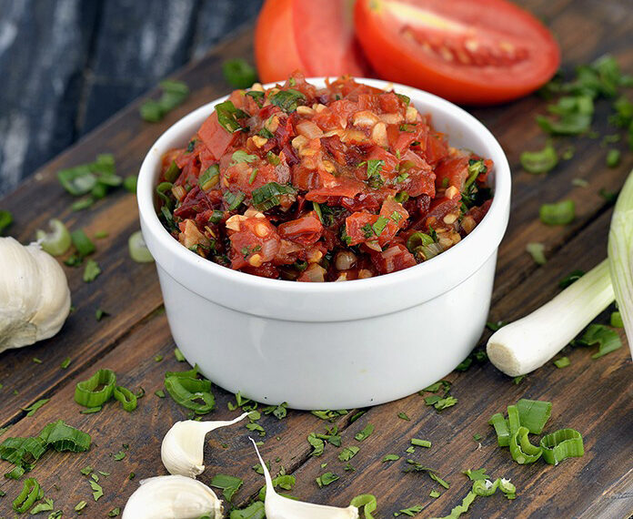GARLIC TOMATO CHUTNEY